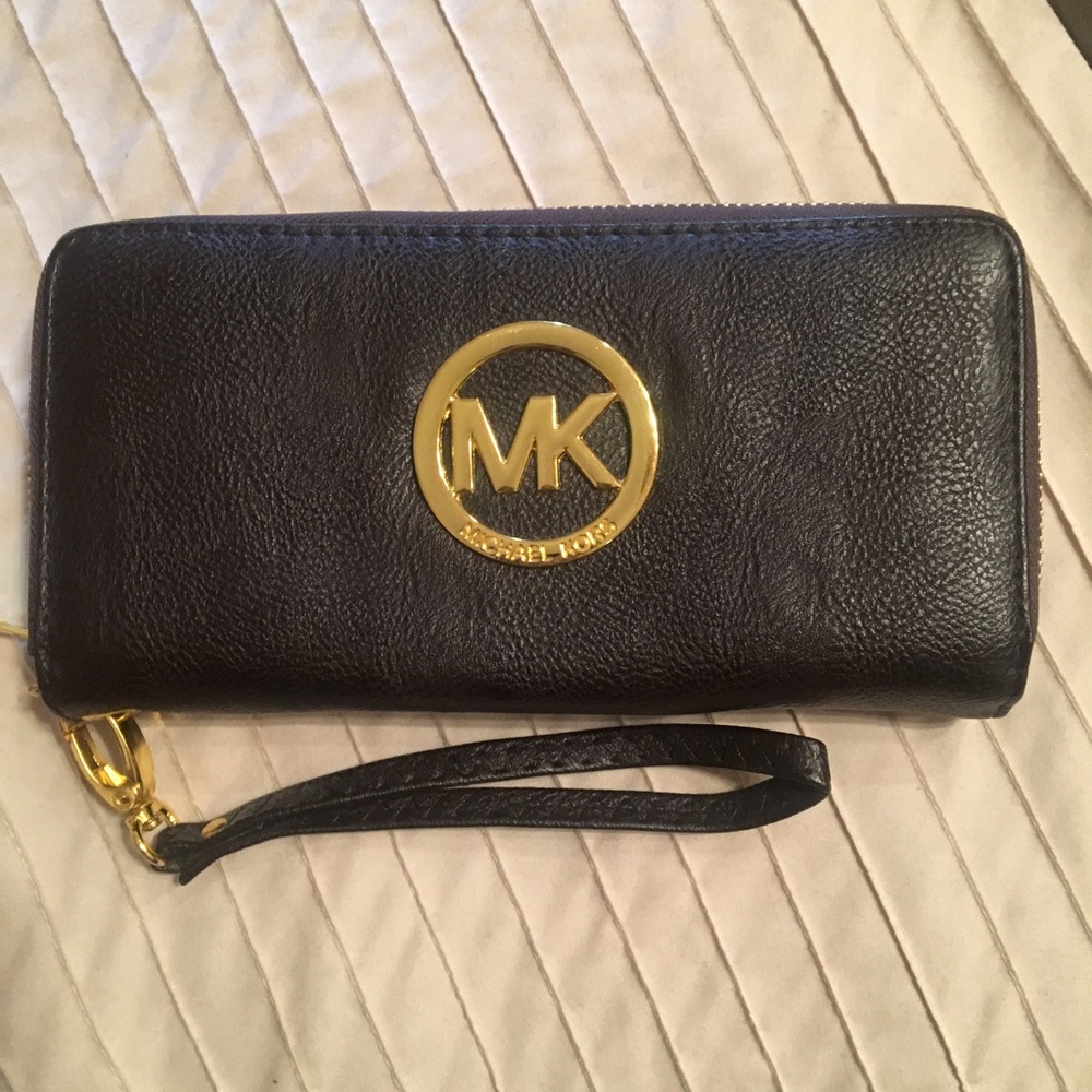Michael Kora wallet